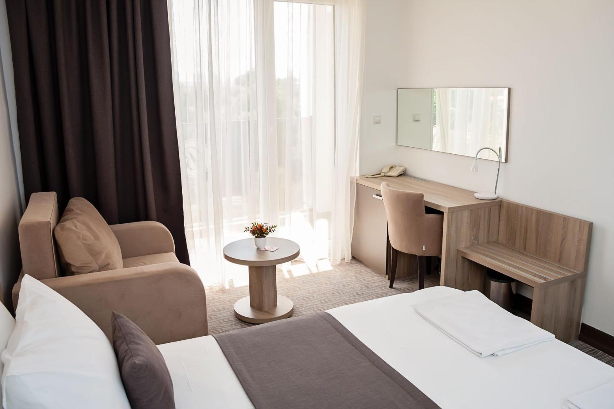 Bosphorus hotel Aleksinac Exteriér fotografie