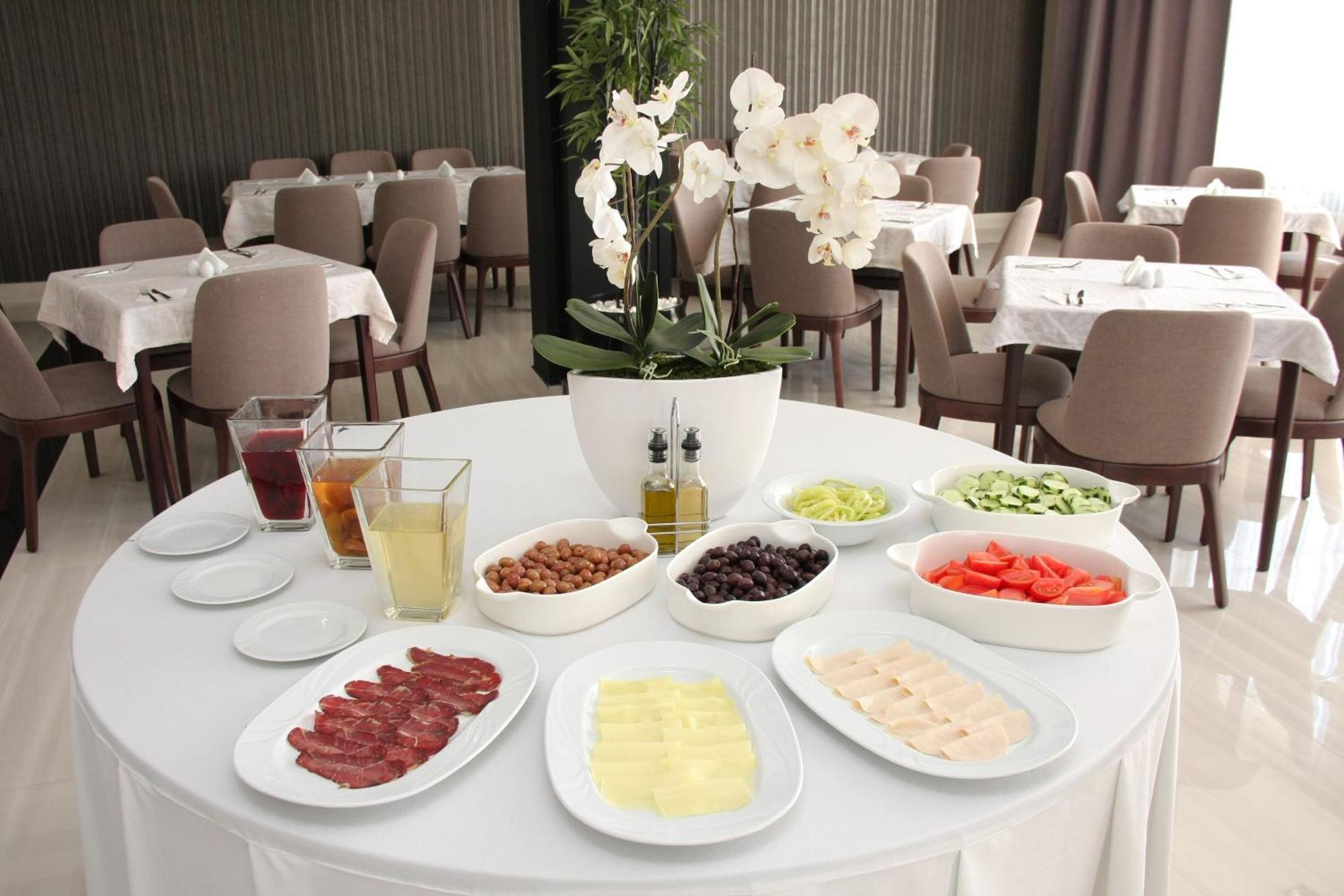 Bosphorus hotel Aleksinac Exteriér fotografie